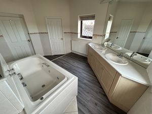 Photo 25- click for photo gallery